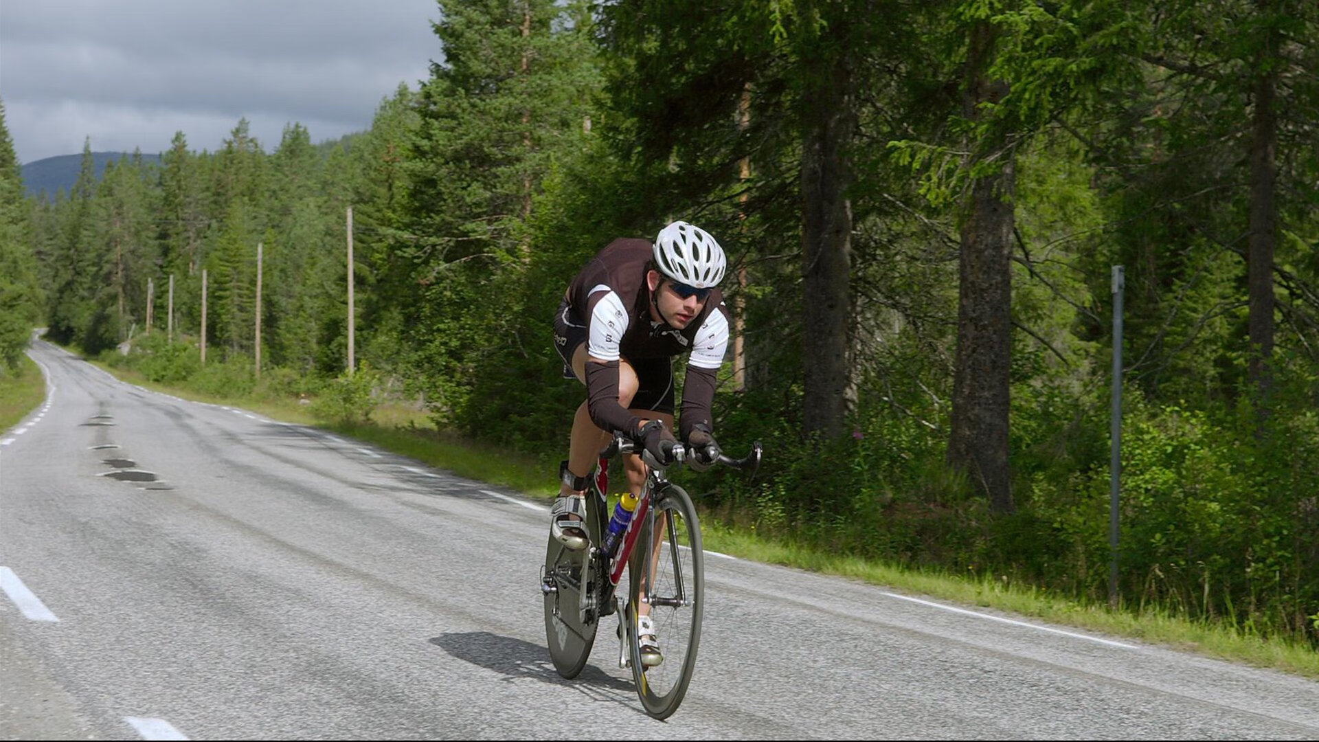 库尔图瓦爆发，亚特兰大拿下瑞典，绿茵场上的冰与火启示录